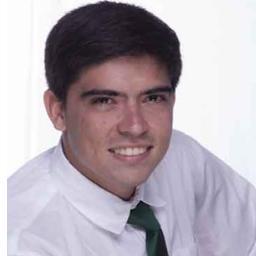 Estudante de Medicina Veterinária, Solteiro, Sagitariano e Palmeirense.