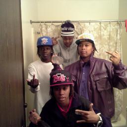 #TEAM take yo bitch in A heartbeat , im 20 and i aint got no worries !!!!  #TEAM no fuck around
