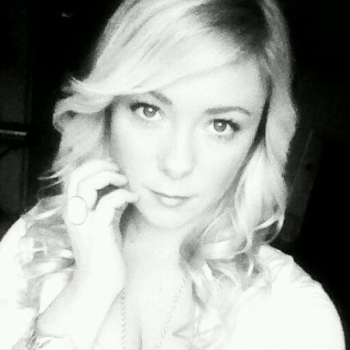 foxymoxie's profile picture. Esthetician