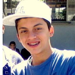 O covarde nunca tenta, o fracassado nunca termina e o vencedor jamais desiste.