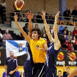 15 anys, estudiant i jugador de l'IES CTEIB. Defensor dels meus drets culturals i lingüístics.