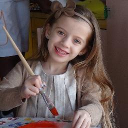 انا عاشقة نزارية الهوى....
اتدثر تراب الشام ...والتحف هوائها....
واصلي لطهر امجادها ونقاء احفادها....
ليسجلني التاريخ  ....
مجنونة بك انا يا شام