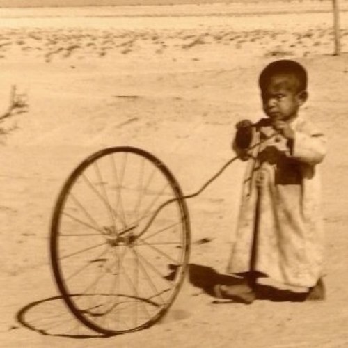 Alyaah930's profile picture. 