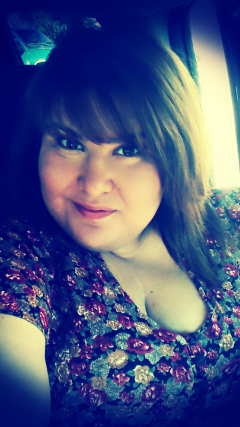 I love God ,life ,music,singing,eating,tv,coffee.......the rest find out for urself ;)