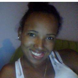 Miga,simpatica,extrovertyda,baladeyra,c@rinhosa,
 :) brabinha,mas sempre de bem com a vid@ *)