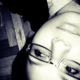 Estudiante de Electrónica y Telecomunicaciones, ex bailarina. :)