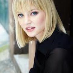 Oi eu sou a Cariba. Pertenço somente a Phoebe por que ela é minha linda e perfeita 3