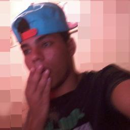 tenho 16 anos e sou feio ,#violão,#musica,#gremio,#skate http://t.co/oRgvheYIMX e minha filha #manuzinha