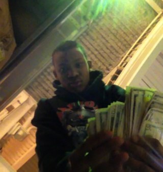 ManMan_Ro5's profile picture. Fukk all dat team dis team dat.. Fukk how u feel its 36 man man.. Kash getter.. Bitch stealer.. Follow ah real nigga x10