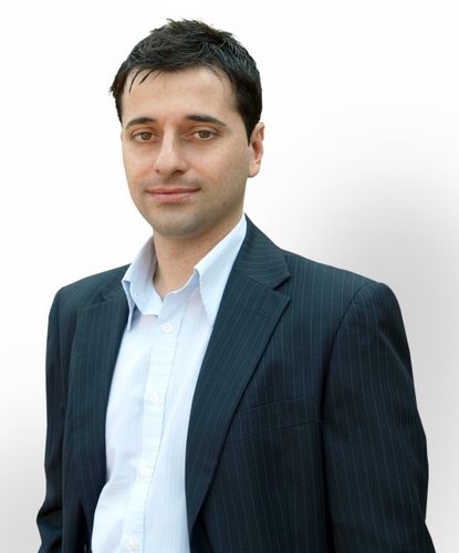 Non basta far bene il proprio lavoro,
Bisogna far bene col proprio lavoro.
