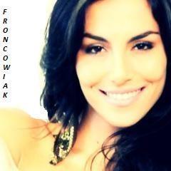 Eu tomaria sua dor para não te ver chorando, e te daria minha felicidade embora seja pouca, apenas para ver seu sorriso @melfronckowiak | Since: 08.01.13
