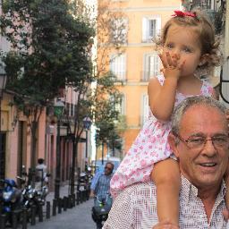 Jubilado Jubiloso. Padre feliz. Hematólogo. Jardinero. Bonsaista. Aprendiz de cocinero. Internauta. Escuchador de música. Y SOBRE TODO: ¡¡¡¡¡¡ABUELO!!¡¡¡¡¡¡