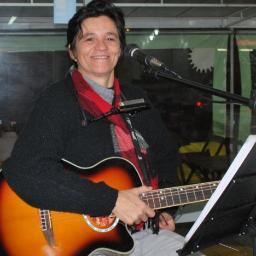 Intérprete, fotógrafa amadora, professora de educação musical.