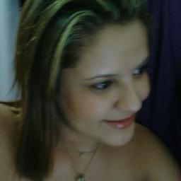 Amo a blogosfera. Sou apaixonada por make up e me delicio observado estilos e tendências, afinal das contas, a moda nos serve... ;)
