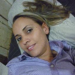 Bacharelando em ciências políticas;
Técnica em segurança do trabalho;
Mãe da Isis;
Apartidária;