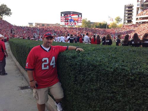 Project Manager, Father to two children, lover of sports....Yankees baseball, Bills football, UGA football, Cuse basketball & football and Sabres hockey.