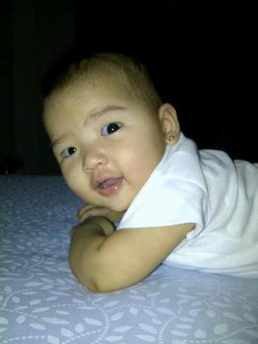 @adisoesilo's wife and mummy fr baby abigail ..♥