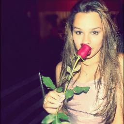 SOU EXCLUSIVAMENTE DA MINHA @_pequeniiina que é SÓ MINHA DE MAIS NINGUÉM U_U e amo mais que tudo nesse mundo minha pequena c2 *O* 13/03/2011. (L' *-*