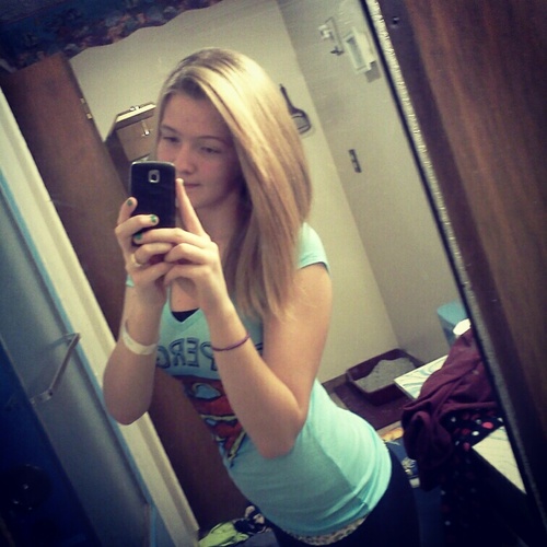 Ilovehim145's profile picture. 