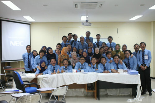 Managemen Bisnis Telekomunikasi dan Informatika Telkom University 2012