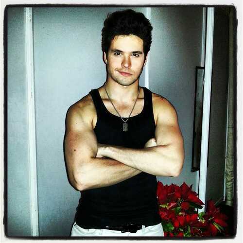 actor y cantante mexicano, protagonista de la serie MISS15. integrante de EME15