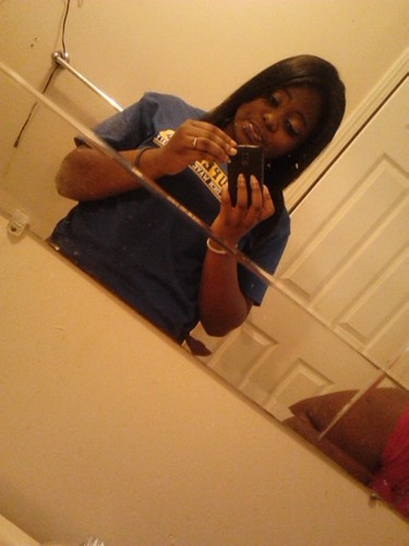 I HAVE A MAN AND DNT NEED ANOTHA BUT IMMA COOL PERSONN :) YUH STIL CAN FWM D0E #LADYMOSBY