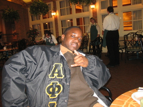 cwarrencage's profile picture. I grew up in St.Louis, MO and now live in Jefferson City, MO and working as a retail manager @ Wal-Mart. Just married to a beautiful woman.