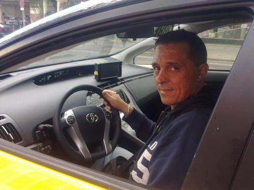 Servicio Taxi 24h. Traslado y recogida aeropuerto. Cobro con tarjetas de Crédito. Vehículo híbrido poco contaminante. +34 607511239