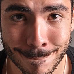 Algo me diz que pela profissão que escolhi minha Bio deveria ser foda, bem humorada e tals. Seguindo então a profissão, estou vendendo este espaço p/ anúncios.