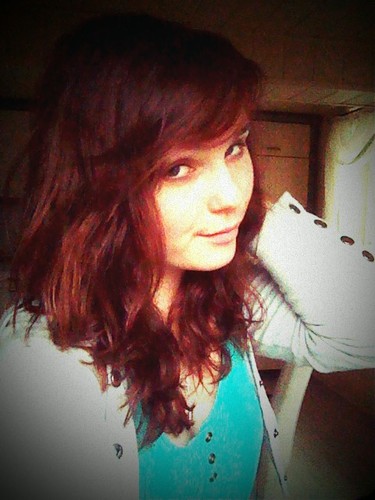 i'm 14 and live in Germany :) // i Love 1D *-* :D