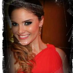 Blog direcionado às adoradoras de maquiagem e belezuras da moda! 
*SEJA SEU PRÓPRIO ÍCONE DE BELEZA!
Me vê um batom no Facebook: https://t.co/CvV14kYO