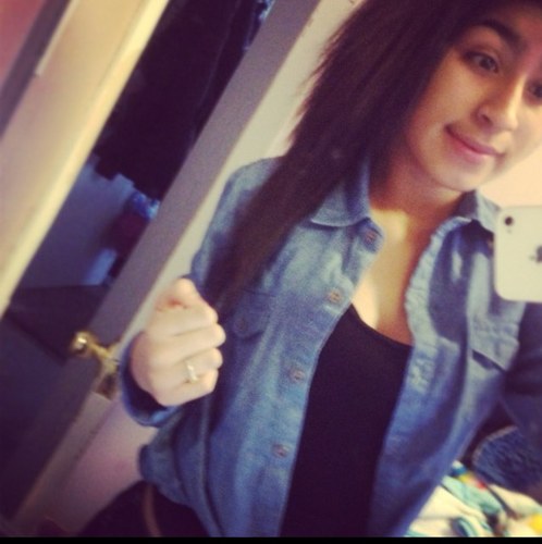 hi (: 
Follow Me , i'll follow back 3
