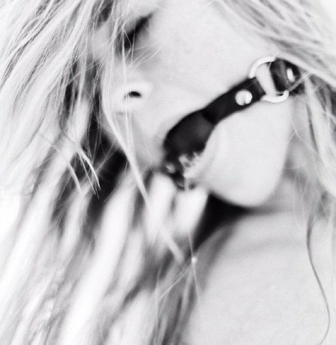 #KINKY/#BDSM/#FETISH Iza ovog profila stoje ljudi okupljeni oko ideje promovisanja BDSM kulture i razbijanja predrasuda o seksualnim fetishima.