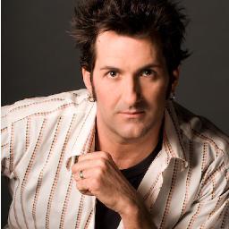 Singer/Songwriter from the twisted side. Actor/performer and fitness enthusiast. Saints fan and devoted husband and father!