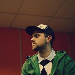 Maax87's profile picture. Если вы получили по морде от женщины, значит, она уже готова вам отдаться.