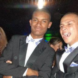 Sempre na verdd q nos tras felicidade =)) mesmo q naum gosto faze oque ?.... Os fracos perecem no caminho #fato