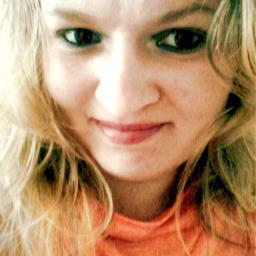 LarissaTroyan's profile picture. secretaria,amo ler,atualmente vivido com intensidade cada minuto...