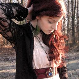 I'm Misha, a girl who blogs about style and life, and who loves nature and books