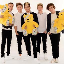 Twitter Official De La Pagina: One Direction, 5 razones por las que vivo. Te Informaremos De Todo, Follow Us @DianaLeiva13 @Marry_Me1D