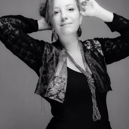 Un peu autre, passionnée, théâtre, philosophie