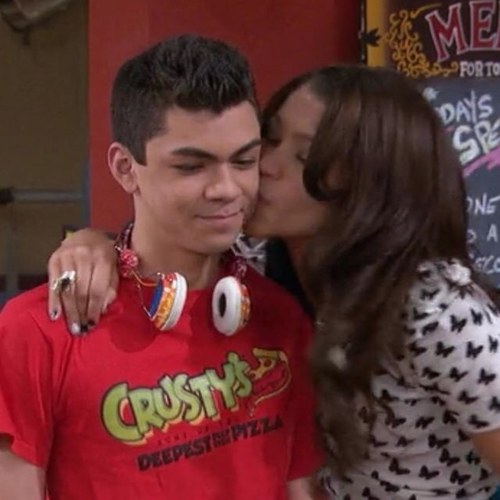 __ItsJunior__'s profile picture. Yo', I'm Junior. Written as Jr for short. Best friend to Crystal and Alexis. Hit me up!