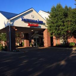 ...located off I-96 (exit 110), near MSU, within walking distance to dining. Enjoy a hot breakfast, indoor pool, free wifi, & an on-site fitness center!