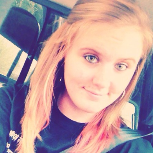 I love to hang with my friends and text. Single&Waiting For The Right One .I attend McGavock high school!Junior,Country Girl,Shopping,Cheerleader,Soccer,Modelin