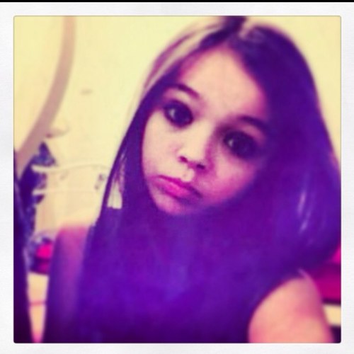 tweet me! i love james arthur and all my friends!x btw guys im a manu fan! xoxo