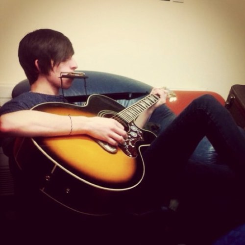 Guitarist, Bassist, mandolin & harmonica player... wannabe folk musician. Like me on facebook from the link on my profile!