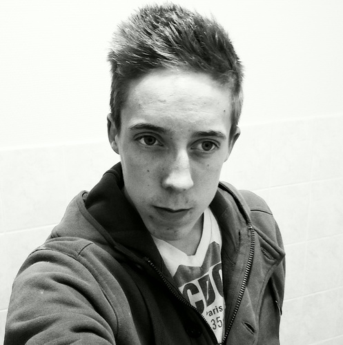 mister231's profile picture. Ces dans les yeux dune personne quond peut y voir la tristesse :)