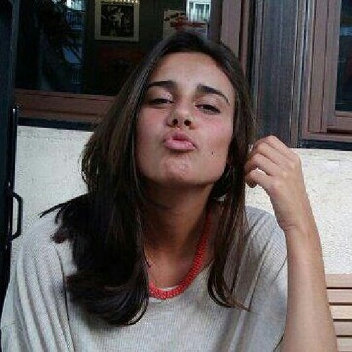 Maariarg's profile picture. La felicidad no es hacer lo que uno quiere,sino querer lo que uno hace.