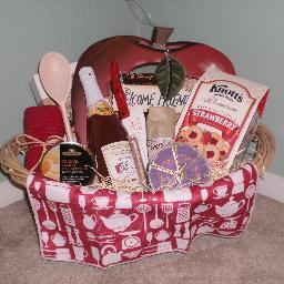 Theory Gift Baskets offer's wonderful hand-made gift baskets that are great for every occasion! Every basket is wrapped in cello and finished with a bow!