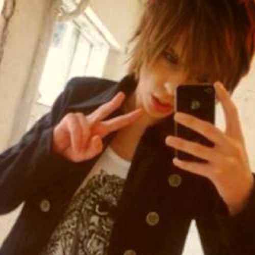I am jason, talk to me to get to know who i am. Jason thats my name now dont forget it !!