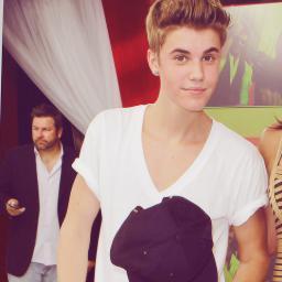 I found Justin's girlfriend on Twitter. I tried following her, but all it would say is ''edit your profile''... Never Say Never. Believe. I love Selena. ♥